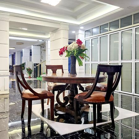 Reddoorz Near Pelabuhan Sri Bintan Pura Tanjungpinang Tanjung Pinang Exterior foto