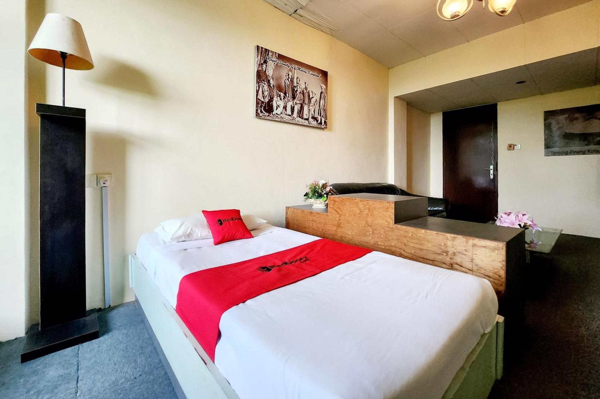 Reddoorz Near Pelabuhan Sri Bintan Pura Tanjungpinang Tanjung Pinang Exterior foto